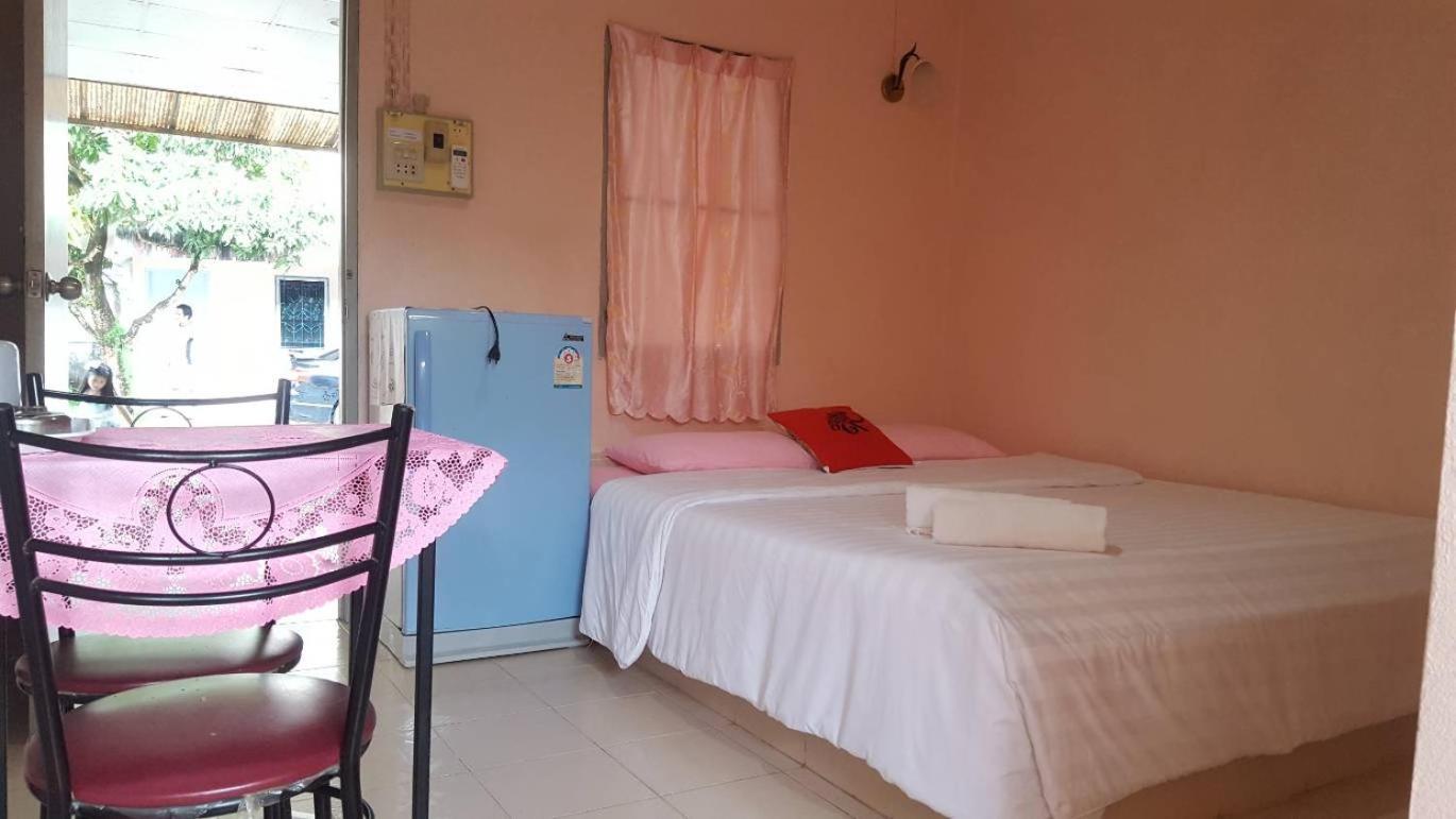 Montra Guesthouse Ranong Exterior photo