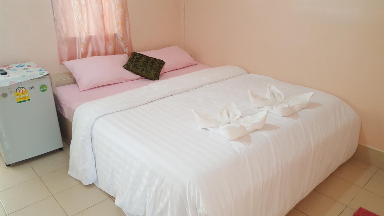 Montra Guesthouse Ranong Exterior photo